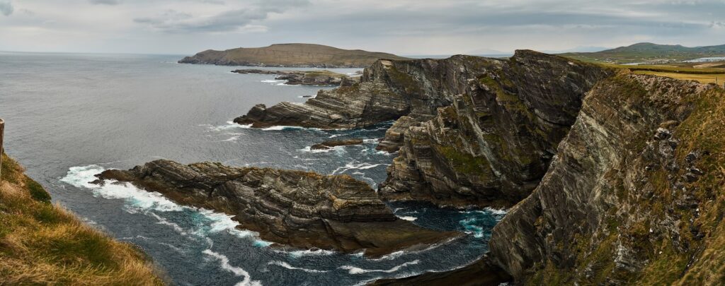 The ruggedly charming cliffs of Kerry. Photo: Felix Wolf – 