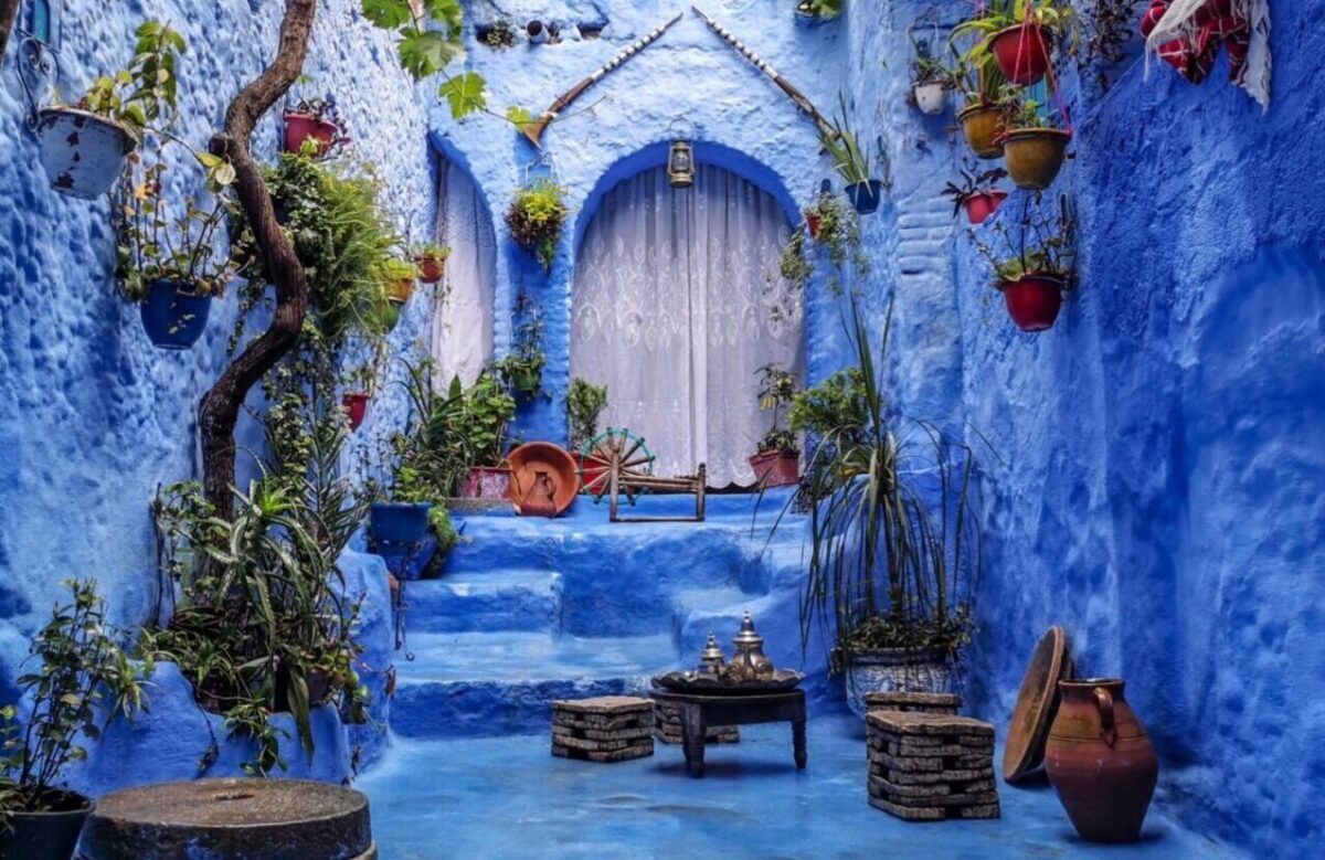 A building in Chefchaoucen, a typical Moroccan city with the medinas, only painted in blue.