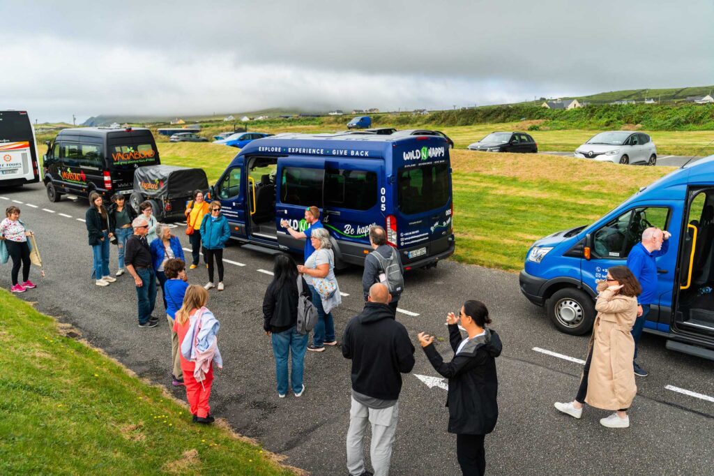 Wild n happy bus tour visiting Skellig visitor centre
